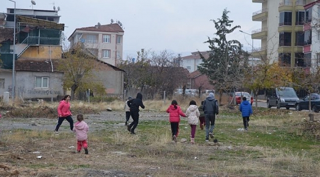 Çocuklar Mahallelerine Park İstiyor