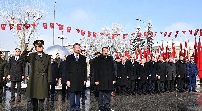 ATATÜRK’ÜN MALATYA’YA GELİŞİ NEDENİYLE ÇELENK SUNMA TÖRENİ GERÇEKLEŞTİRİLDİ