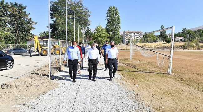 “Yeşilyurt Belediyespor’umuza Profesyonel Bir Saha Kazandırıyoruz”