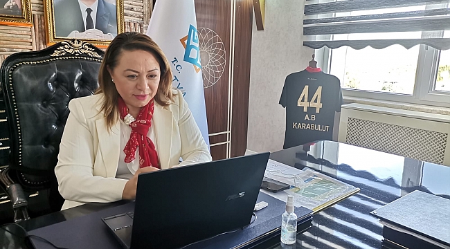 Rektör Karabulut, “Online eğitimde rol model uygulamalar geliştirdik”