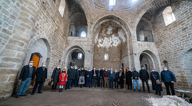 Malatya Büyükşehir Belediyesi tarafından muhtarlara yönelik başlatılan hizmet-yatırım tanıtımı ve bilgilendirme gezi programları devam ediyor