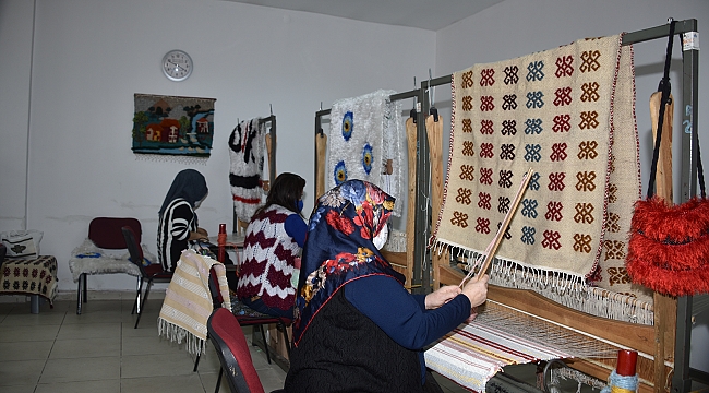 SEMT KONAKLARINDAKİ DİKİŞ VE NAKIŞ KURSLARI PANDEMİ KURALLARINA UYGUN OLARAK DEVAM EDİYOR 