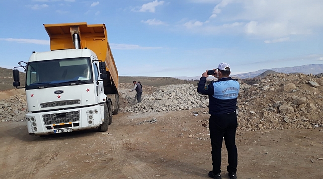 HAFRİYAT TAŞIYAN ARAÇLAR ZABITA EKİPLERİ TARAFINDAN DENETLENİYOR